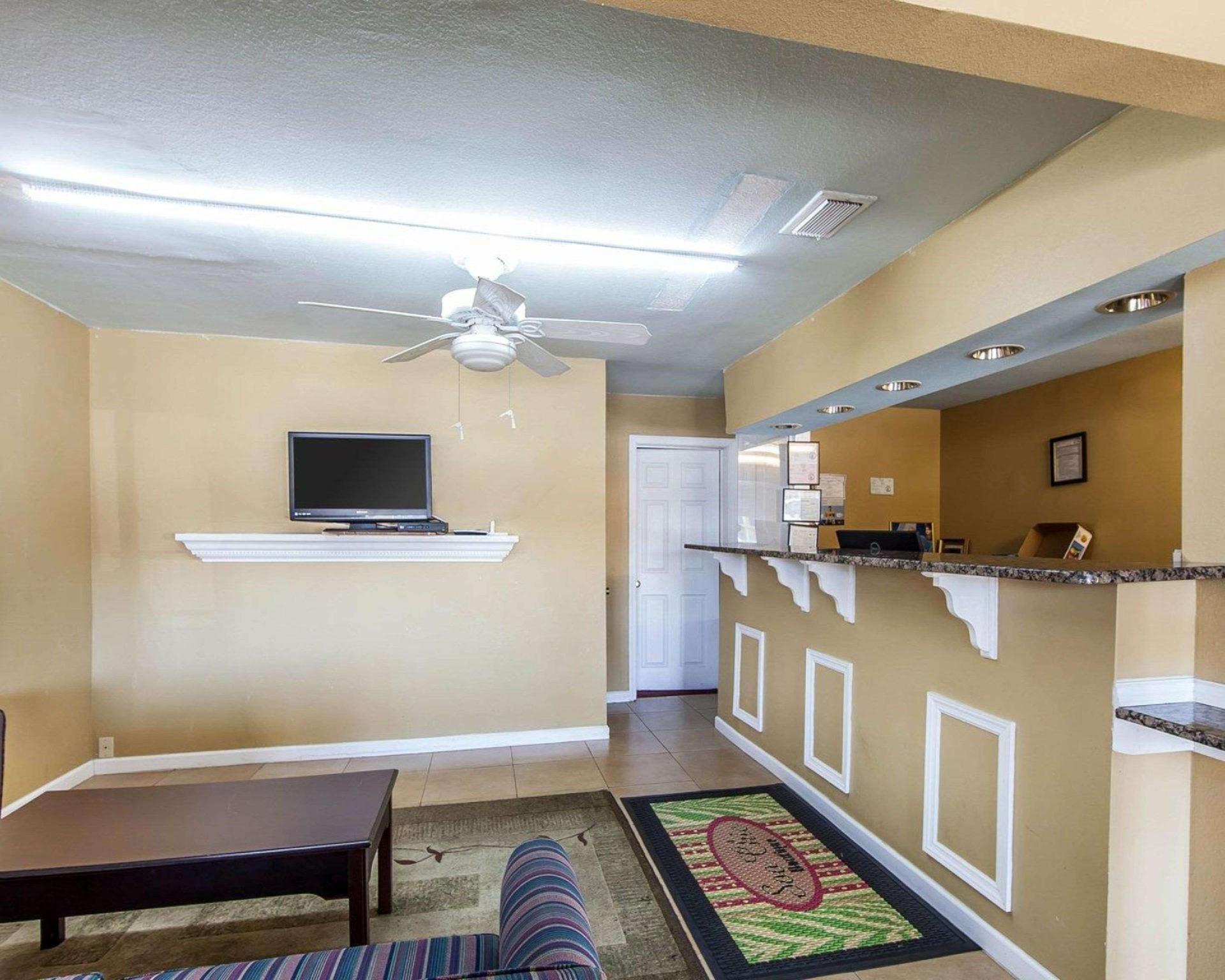 Days Inn By Wyndham Calhoun Ga I-75 And Us-41 المظهر الخارجي الصورة