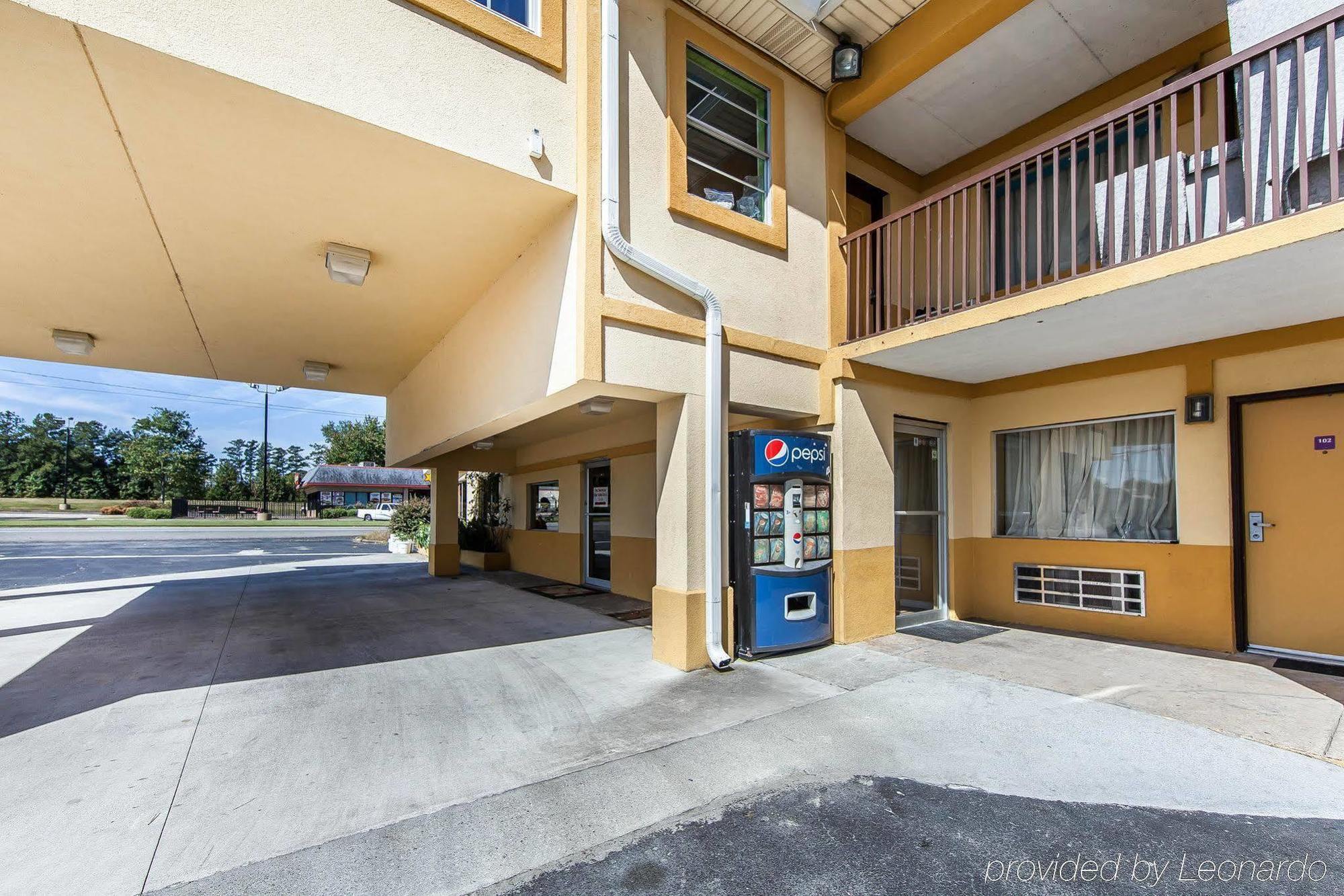 Days Inn By Wyndham Calhoun Ga I-75 And Us-41 المظهر الخارجي الصورة