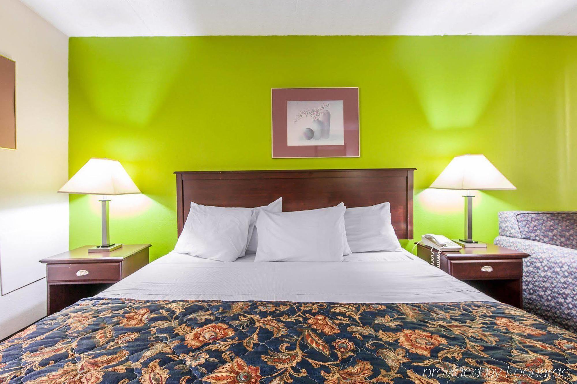 Days Inn By Wyndham Calhoun Ga I-75 And Us-41 المظهر الخارجي الصورة