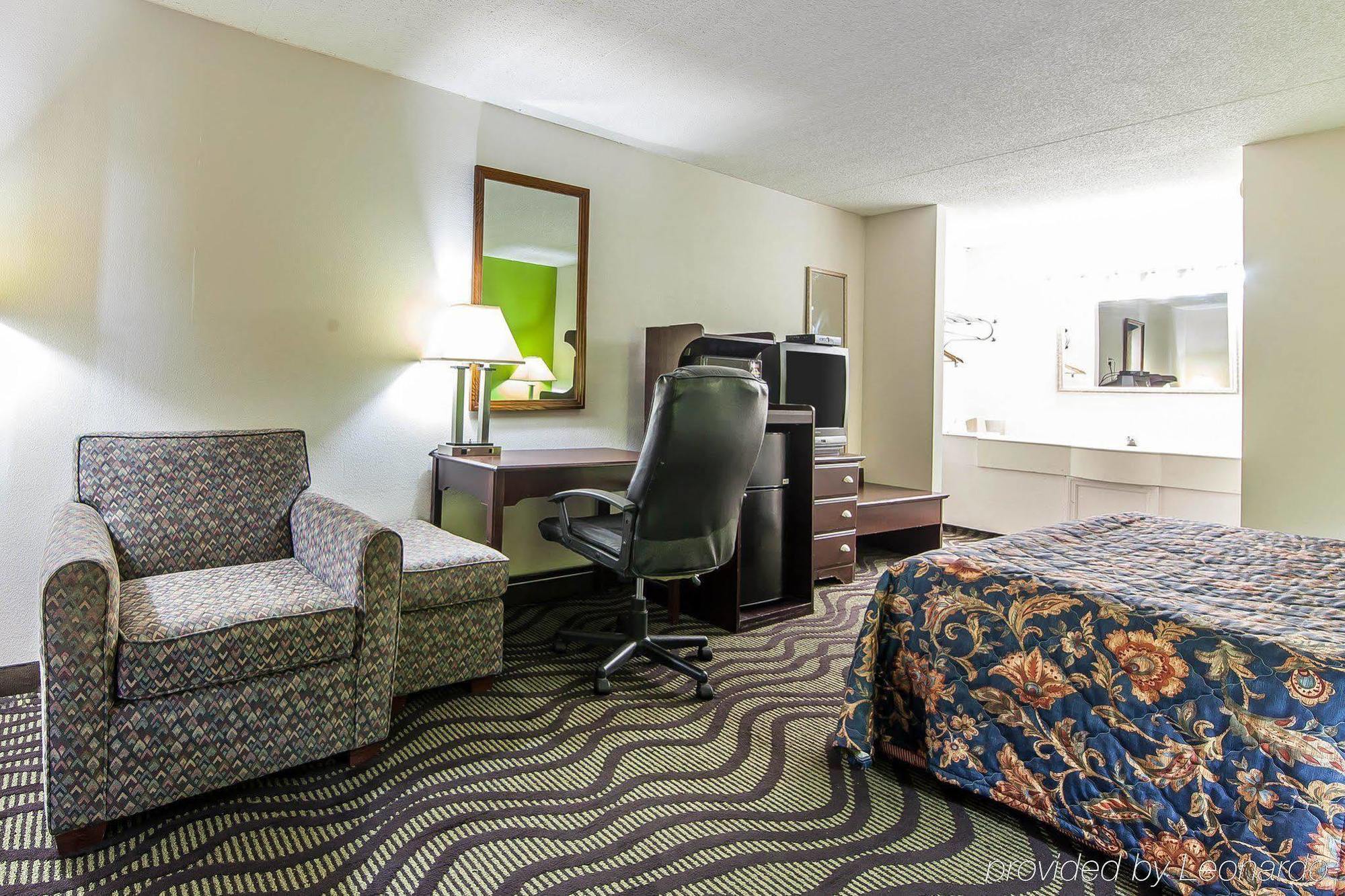 Days Inn By Wyndham Calhoun Ga I-75 And Us-41 المظهر الخارجي الصورة