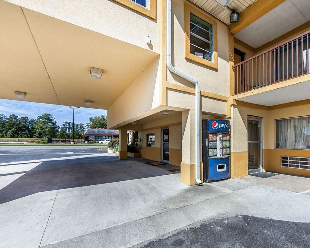 Days Inn By Wyndham Calhoun Ga I-75 And Us-41 المظهر الخارجي الصورة